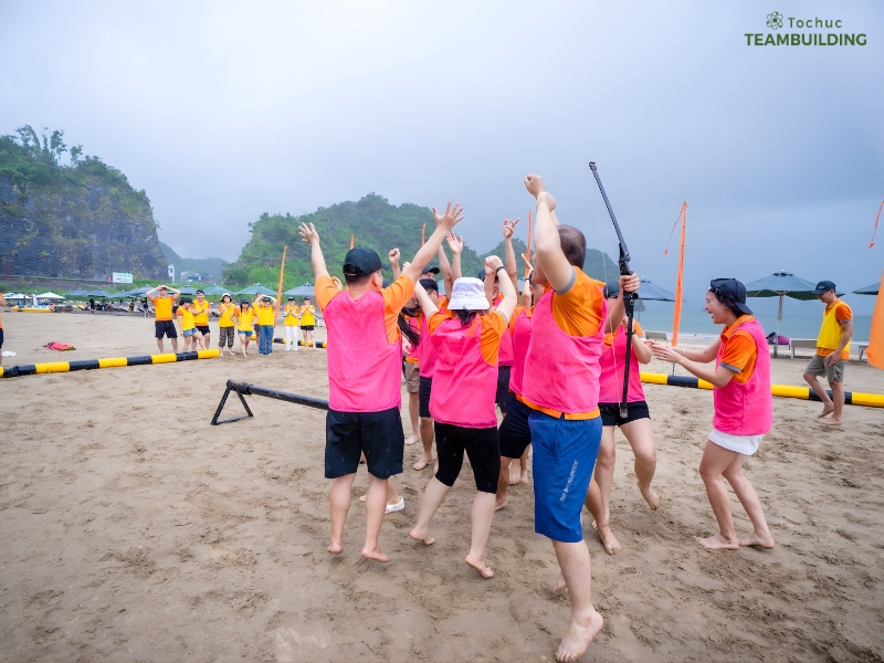 Ngày Hè là concept team building mang không khí sôi động, vui nhộn