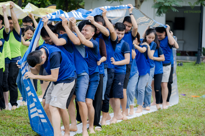 Bánh xe bạt đề cao tinh thần đoàn kết đồng lòng của toàn đội