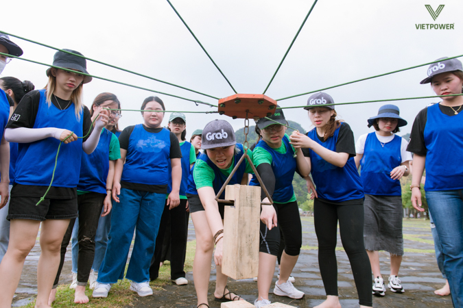 Team building trong nhà sẽ không bị ảnh hưởng bởi thời tiết bên ngoài