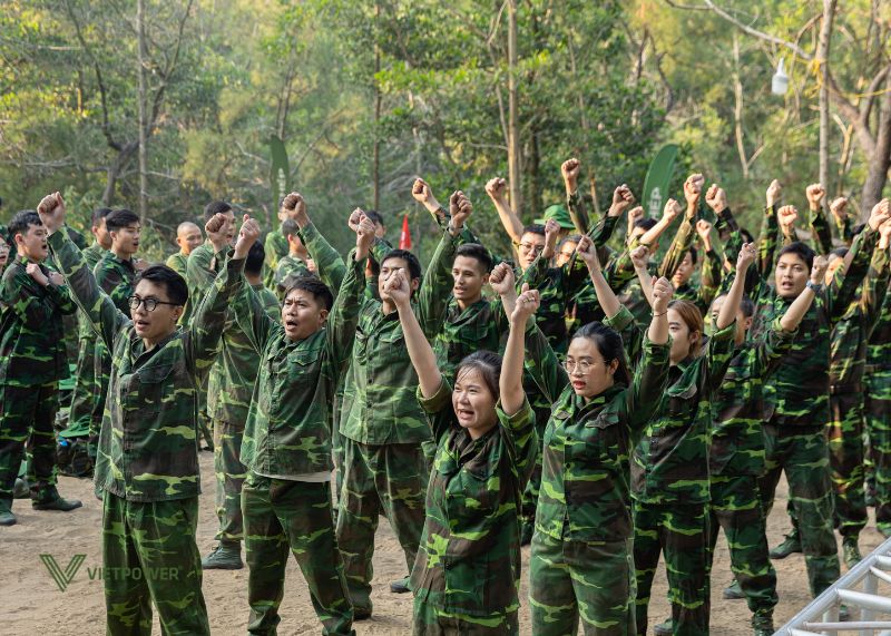 Hoạt động team building quân đội có thể điều chỉnh theo độ tuổi tham gia