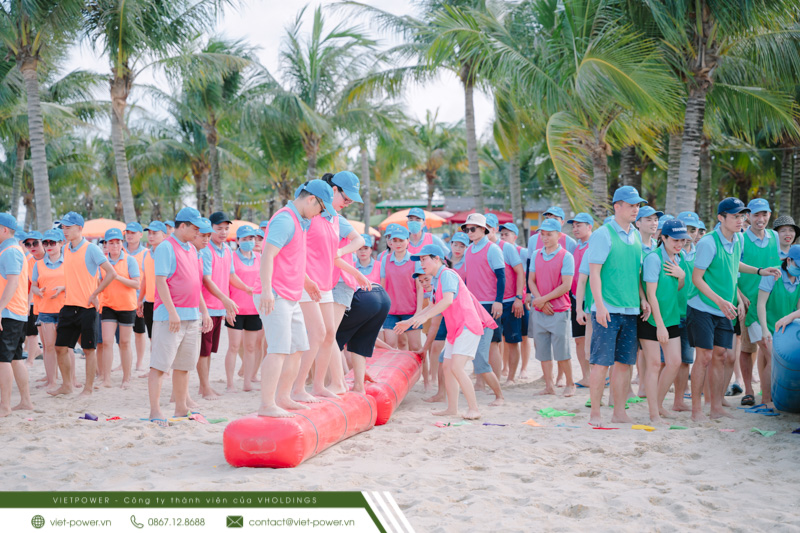 Có thể tổ chức các hoạt động team building trong nhà hoặc ngoài trời tùy vào mục đích