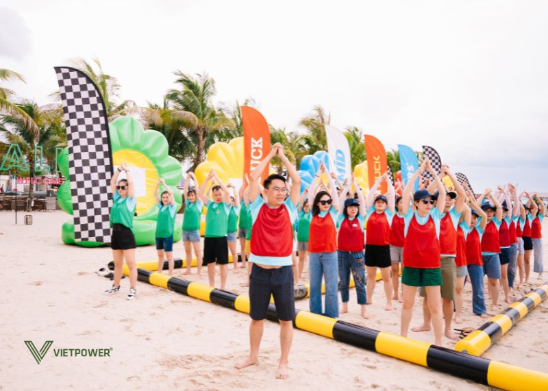 Tổ chức team building giúp các thành viên nâng cao tinh thần làm việc