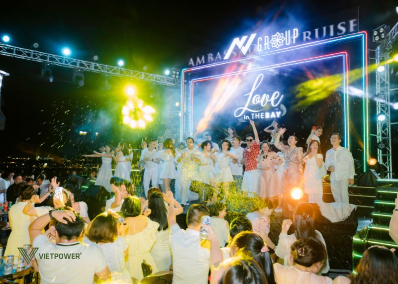 Dịp kỷ niệm thành lập tổ chức team building giúp các thành viên hiểu nhau hơn