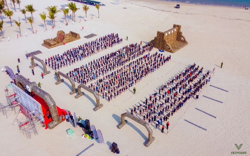 Team building bãi biển trở thành sự lựa chọn được yêu thích của nhiều công ty hiện nay