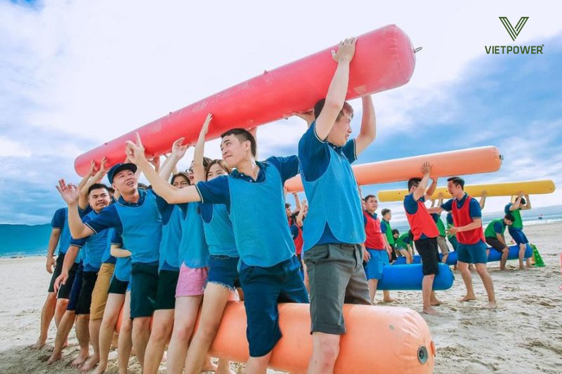 Bãi biển Trà Cổ là không gian lý tưởng cho các hoạt động ngoài trời đông người