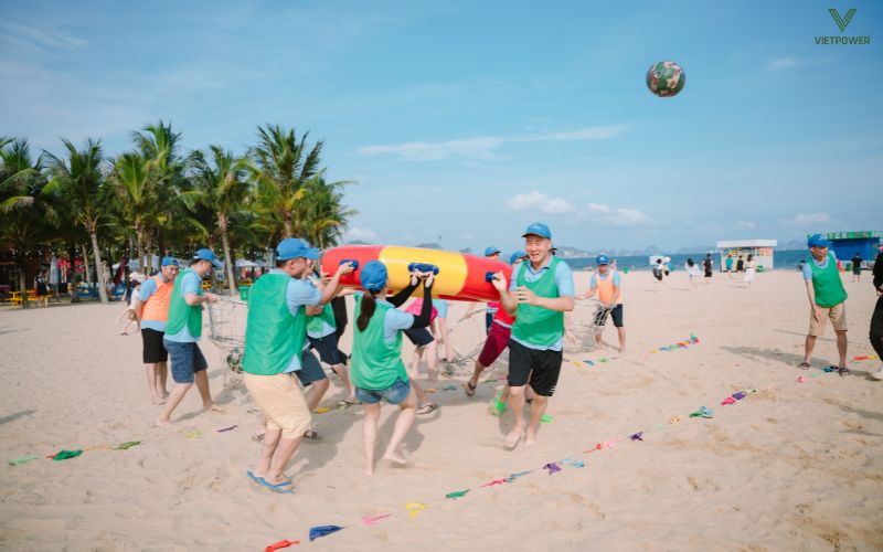 Team building ngoài trời được tô điểm bởi cảnh sắc thiên nhiên thơ mộng