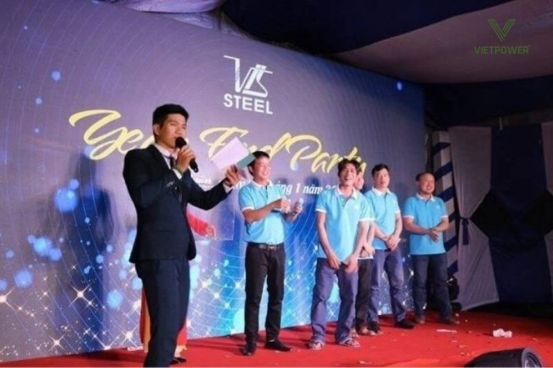 hát tiếp lời - trò chơi team building trên sân khấu