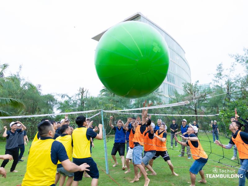 Đẩy bóng khổng lồ tạo nên hình ảnh ấn tượng cho chương trình