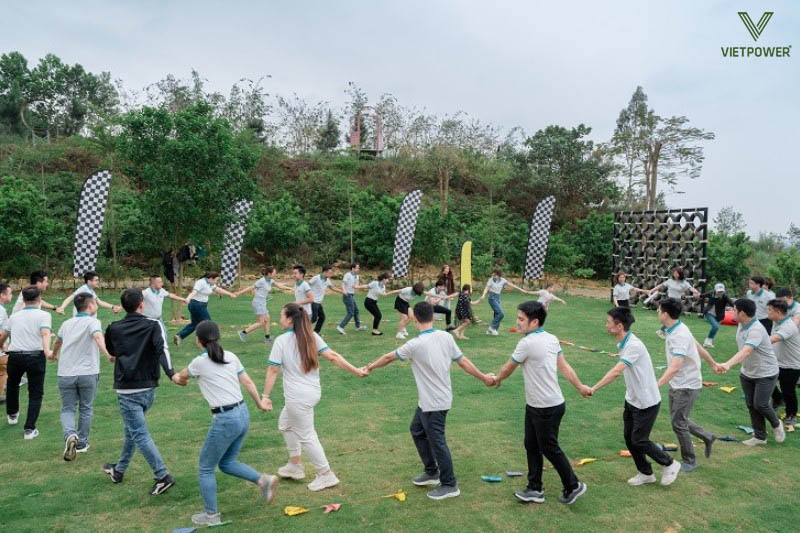 Phần khởi động kịch bản team building cho sinh viên tạo không khí vui tươi, phá băng khoảng cách Phần khởi động kịch bản team building cho sinh viên tạo không khí vui tươi, phá băng khoảng cách