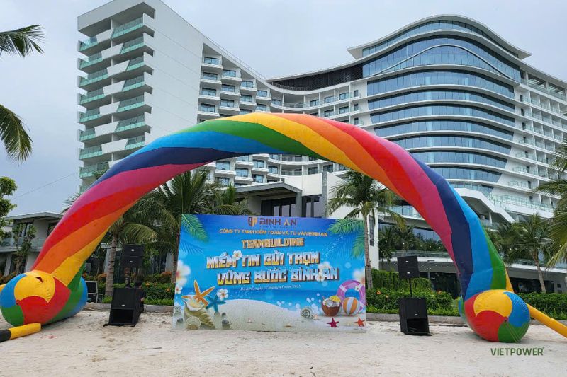 Kích thước backdrop team building 
