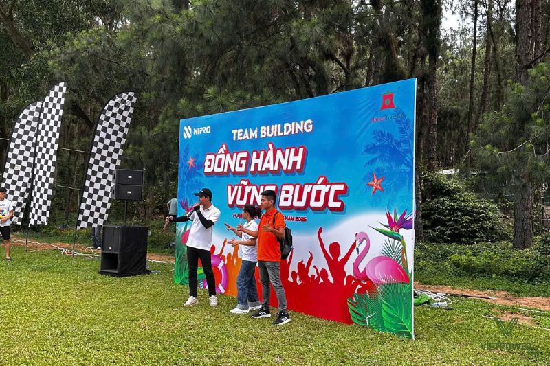 Backdrop team building ngoài trời