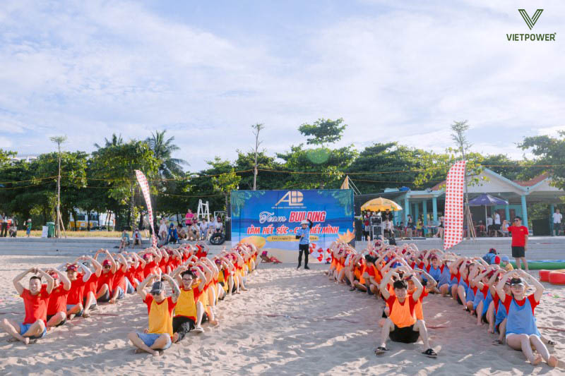 Bãi biển trung tâm Cửa Lò là lựa chọn lý tưởng cho chương trình team building quy mô lớn