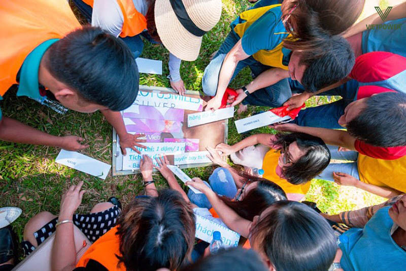 Truy tìm kho báu - Trò chơi team building Running Man kích thích sự tò mò Truy tìm kho báu - Trò chơi team building Running Man kích thích sự tò mò