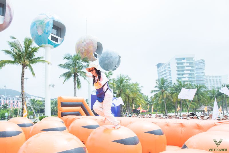 Vượt chướng ngại vật trên nước cần sự nhanh nhẹn và bình tĩnh