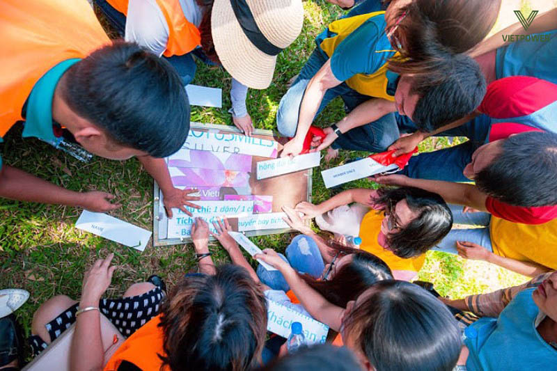 Trò "ghép tranh khổng lồ" giúp làm tăng sự tập trung, quan sát Trò "ghép tranh khổng lồ" giúp làm tăng sự tập trung, quan sát