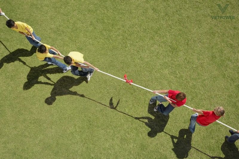 Trò kéo co giúp trẻ rèn luyện sức mạnh, tinh thần đoàn kết và thi đua lành mạnh