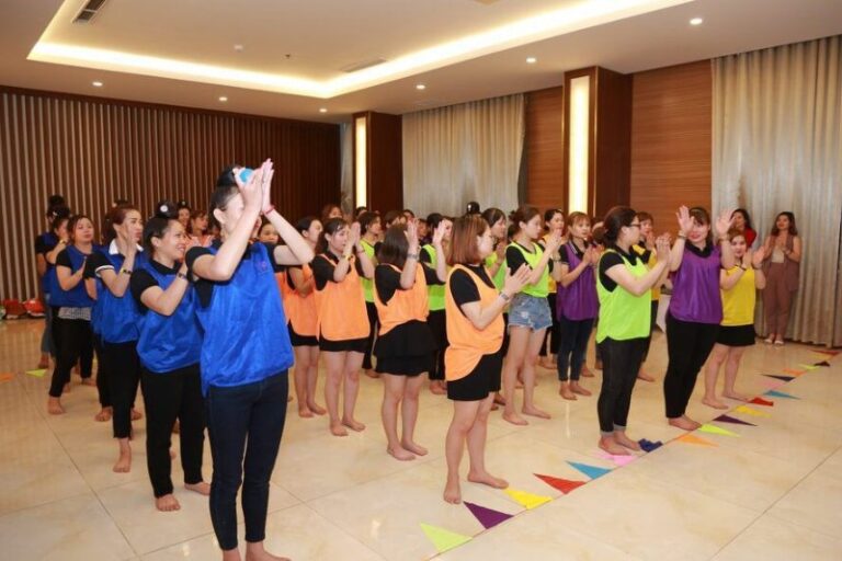 Top 15 trò chơi team building trong nhà gắn kết và sáng tạo nhất