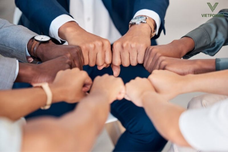 Game cặp đôi ăn ý vẫn luôn có mặt trong các buổi team building trong văn phòng