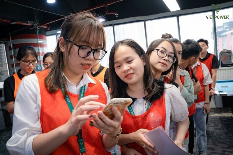 Trò “Giải mã mật thư” phát triển tư duy logic và khả năng làm việc nhóm