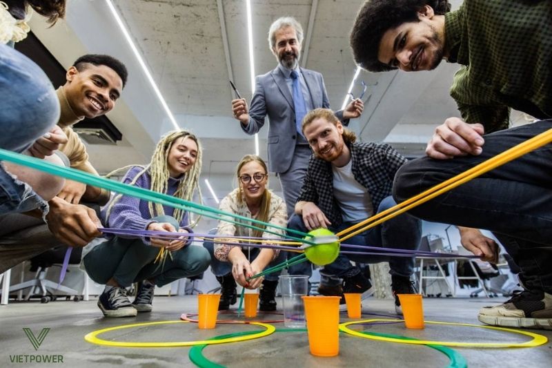 Những lợi ích của việc tổ chức trò chơi team building trong văn phòng