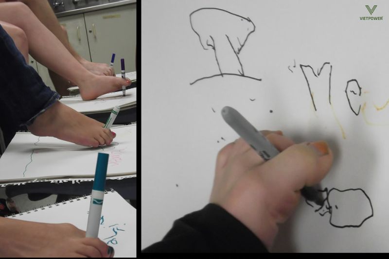 Vẽ bằng chân thực sự rất khó!