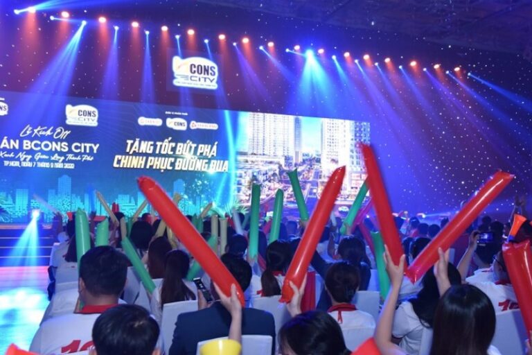 Kick off là gì? Ý nghĩa & cách tổ chức Kick off hiệu quả