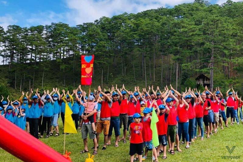 Team building Đà Lạt nên ưu tiên chọn rừng thông, hồ, vườn hoa hoặc resort 