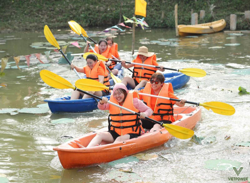 Trò chơi “Chèo thuyền nhóm” giúp rèn luyện sức bền, tinh thần hợp tác Trò chơi “Chèo thuyền nhóm” giúp rèn luyện sức bền, tinh thần hợp tác