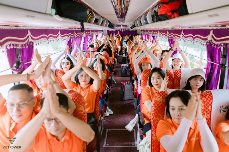 Lưu ý khi tổ chức trò chơi team building trên xe