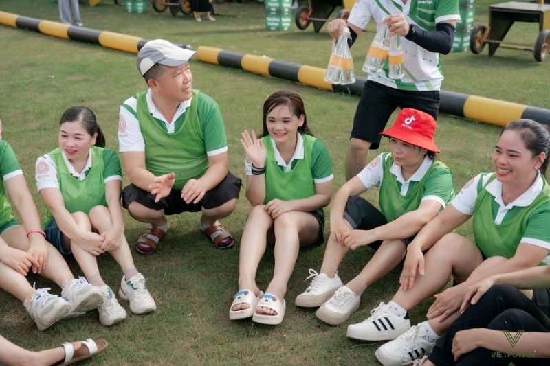 Trò chơi team building “Hỏi xoay – đáp ngược” cần phải phản xạ thật nhanh