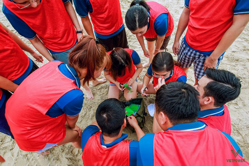 Trò chơi “Xếp hình đồng đội” giúp phát huy khả năng sáng tạo và phối hợp nhóm Trò chơi “Xếp hình đồng đội” giúp phát huy khả năng sáng tạo và phối hợp nhóm