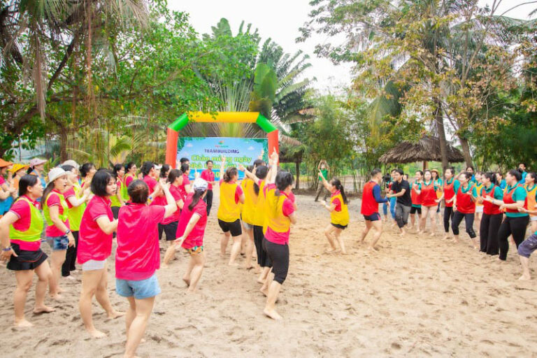 Top 20 trò chơi sinh hoạt vui nhộn cho nhóm & lớp học