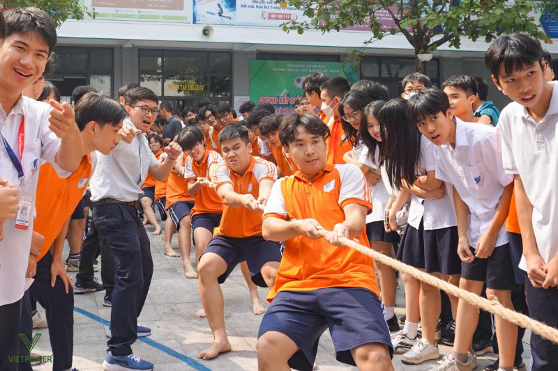 Trò chơi kéo co là hoạt động tập thể phổ biến, yêu cầu sự phối hợp nhịp nhàng Trò chơi kéo co là hoạt động tập thể phổ biến, yêu cầu sự phối hợp nhịp nhàng