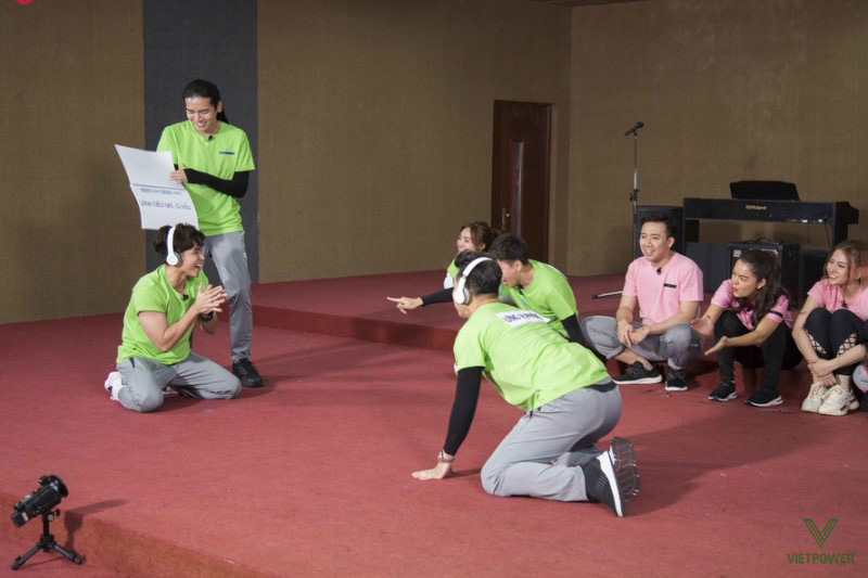 Đoán ý đồng đội rèn kỹ năng giao tiếp, thấu hiểu và phối hợp nhóm Đoán ý đồng đội rèn kỹ năng giao tiếp, thấu hiểu và phối hợp nhóm