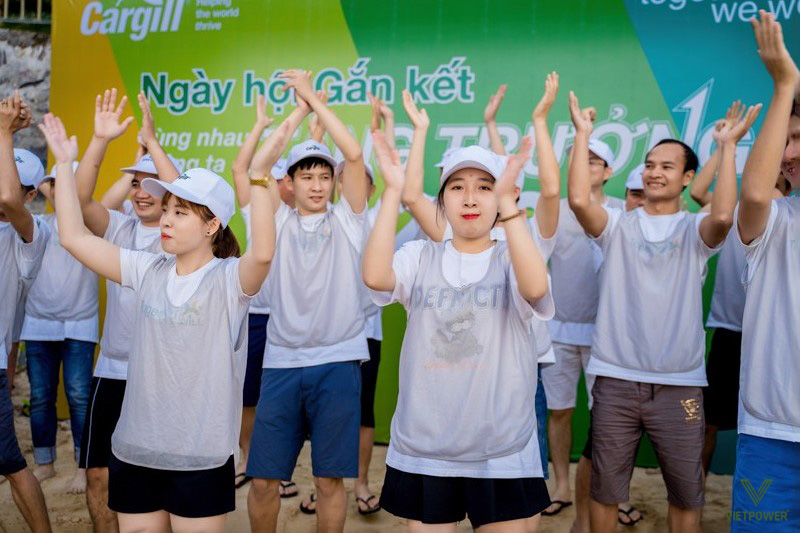 Hát nối từ vừa giúp thư giãn, vừa rèn phản xạ ngôn ngữ và sự sáng tạo Hát nối từ vừa giúp thư giãn, vừa rèn phản xạ ngôn ngữ và sự sáng tạo