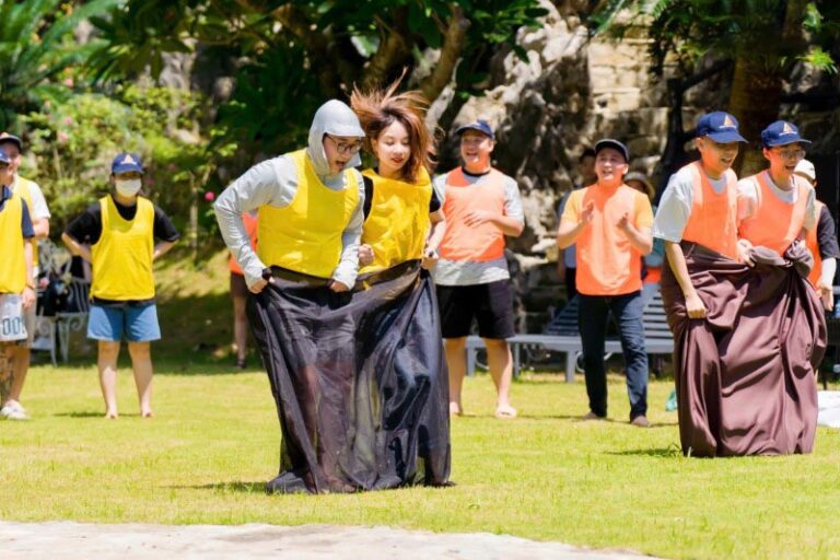 Top 20 trò chơi team building bựa cực lầy, vui nhất 2025
