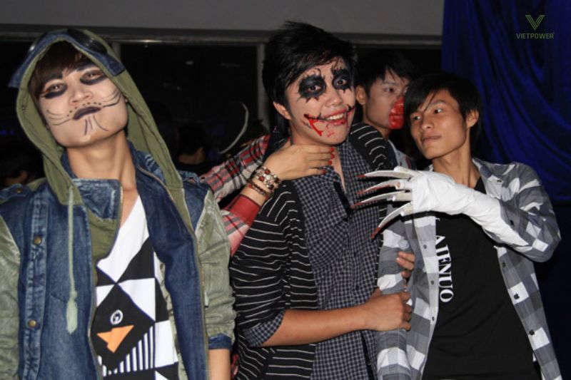 Ai sẽ là người bắt được Ma Cà Rồng đây?