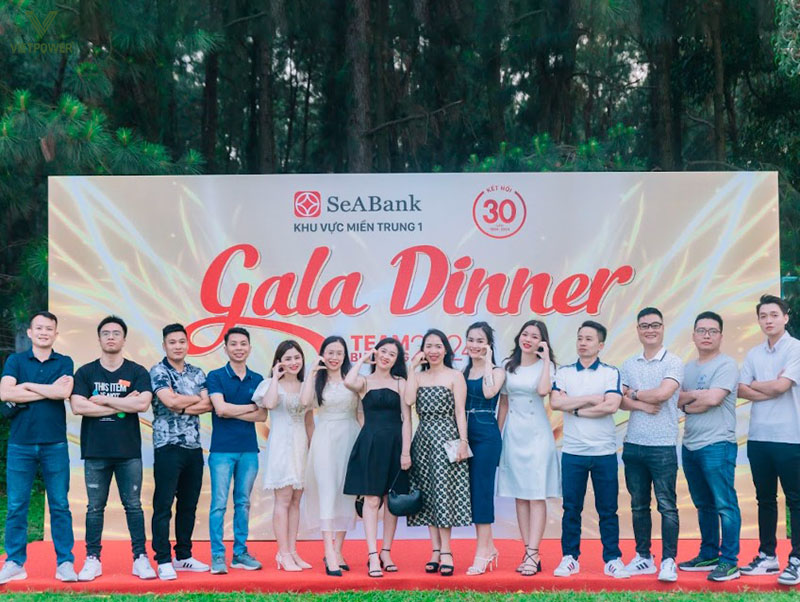 Mùa cao điểm cuối năm thường có giá dịch vụ và địa điểm cao hơn bình thường