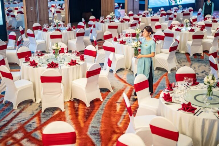 Top 10 địa điểm tổ chức gala dinner sang trọng bậc nhất Hà Nội