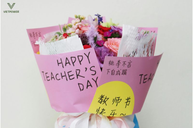 Biểu tượng của lòng biết ơn, của những món quà tinh thần giản dị gửi tặng thầy cô