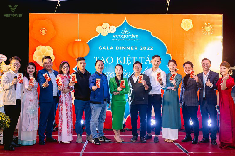 Chủ đề Gala Dinner "Bứt phá để thành công" Chủ đề Gala Dinner "Bứt phá để thành công"
