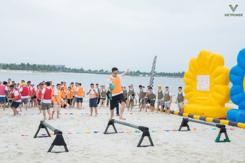 Gala kết hợp Team Building là hình thức nhiều doanh nghiệp lựa chọn Gala kết hợp Team Building là hình thức nhiều doanh nghiệp lựa chọn