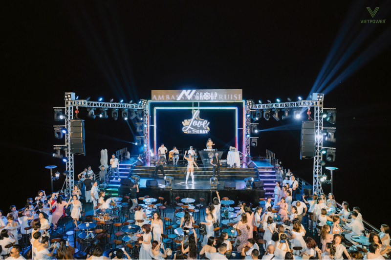 Tiệc Gala Dinner trên du thuyền