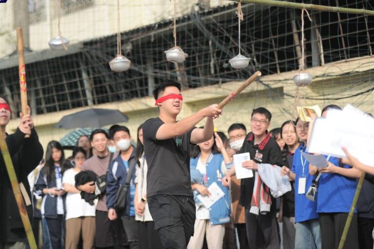 Top 10 trò chơi 20/11 vui nhộn dành cho thầy cô và học sinh