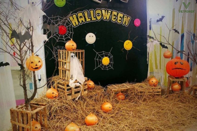 Sử dụng các vật dụng gắn liền với Halloween để trang trí không gian Sử dụng các vật dụng gắn liền với Halloween để trang trí không gian