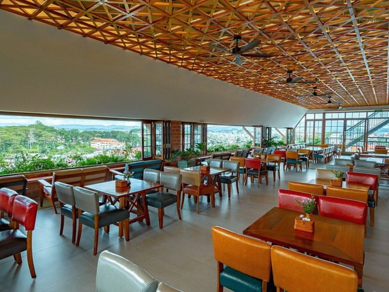 Brick House Dalat Hotel hiện đại với kiến trúc gạch - gỗ độc đáo
