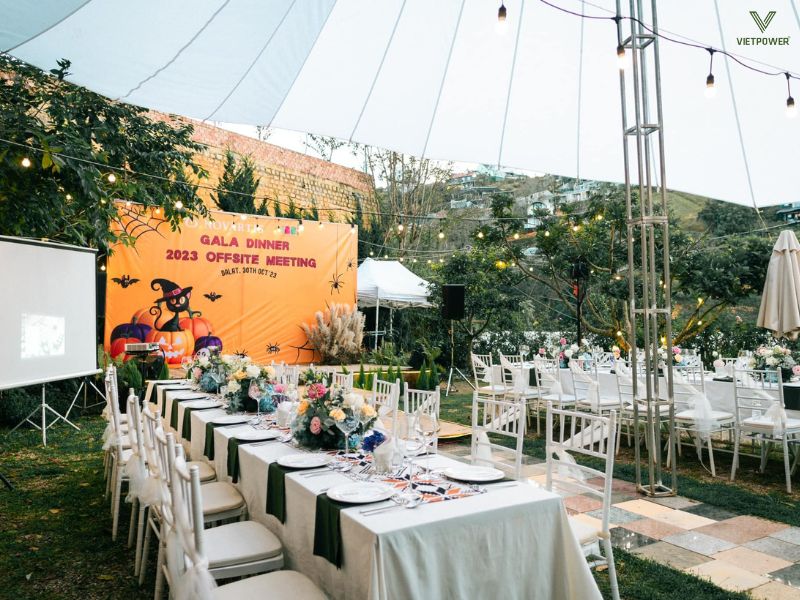 Gala dinner ngoài sân vườn tại nhà hàng Hilly Garden Đà Lạt