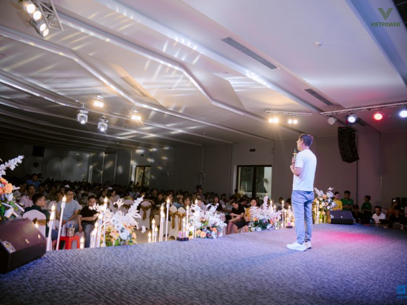 Bài phát biểu trong gala dinner truyền đạt thông điệp, kết nối người tham dự