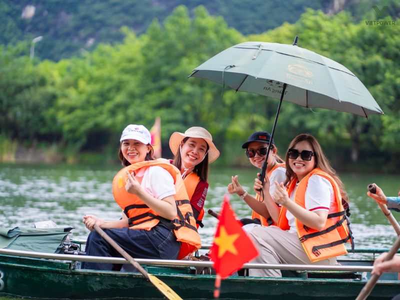 Tham quan di tích và điểm du lịch nổi tiếng