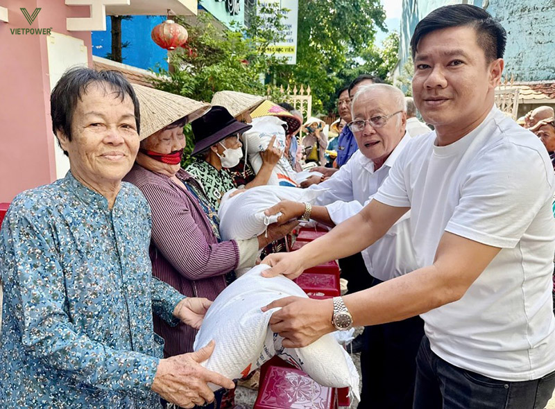 Giai đoạn triển khai là lúc kế hoạch trở thành thực tế nên cần sự phối hợp của thành viên Giai đoạn triển khai là lúc kế hoạch trở thành thực tế nên cần sự phối hợp của thành viên